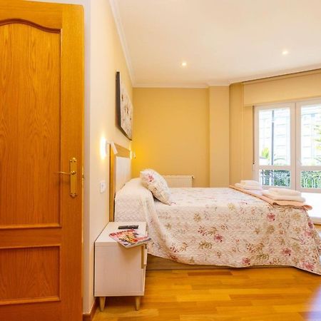 Apartamentos Riamar 2 Рибадео Екстериор снимка