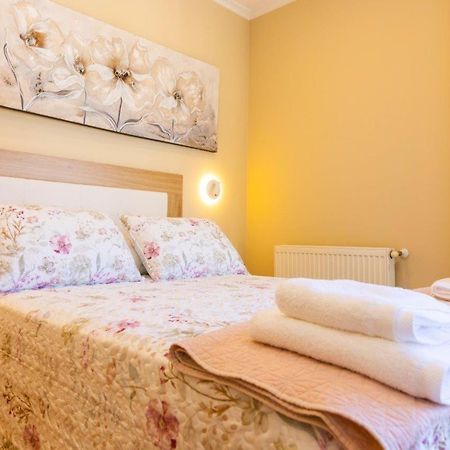 Apartamentos Riamar 2 Рибадео Екстериор снимка