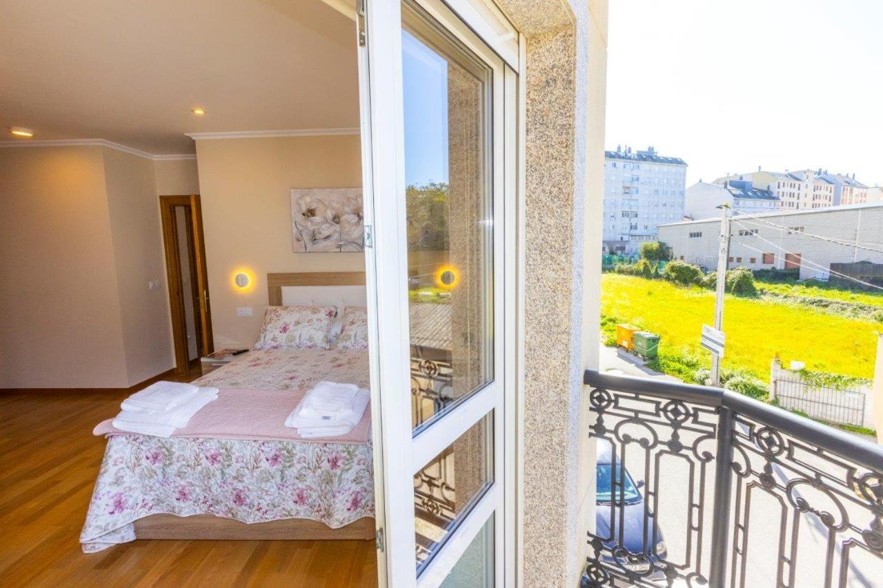 Apartamentos Riamar 2 Рибадео Екстериор снимка