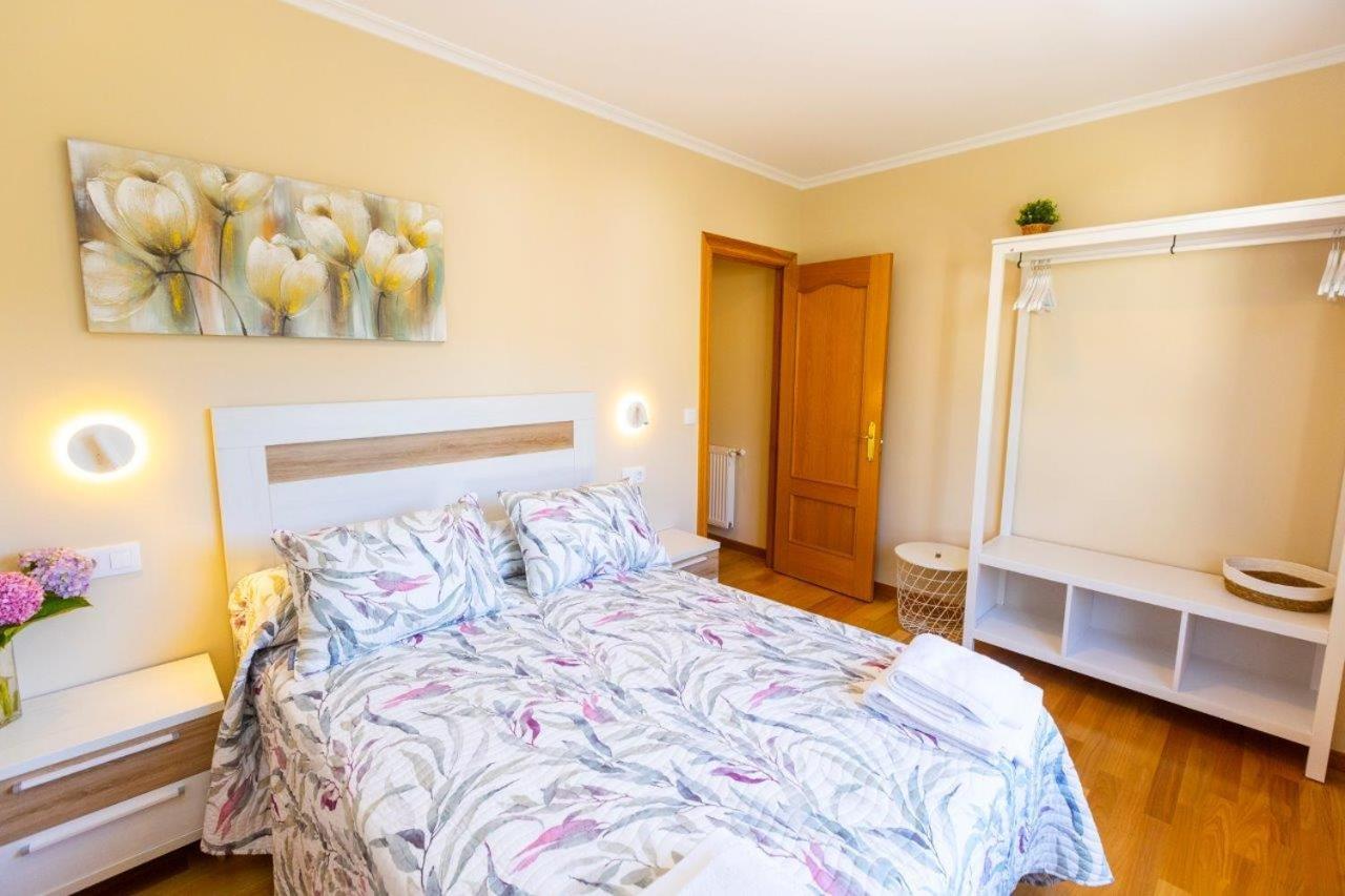 Apartamentos Riamar 2 Рибадео Екстериор снимка