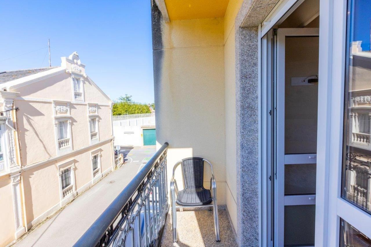 Apartamentos Riamar 2 Рибадео Екстериор снимка