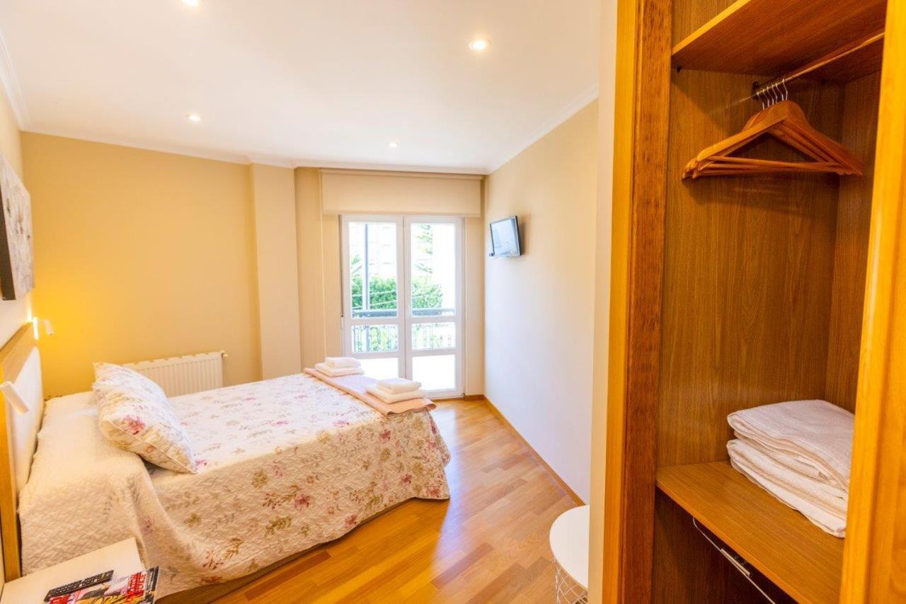 Apartamentos Riamar 2 Рибадео Екстериор снимка